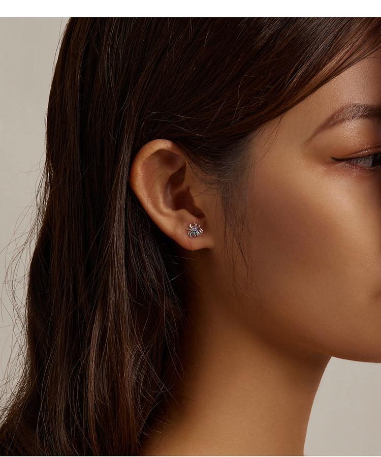 Ослепительные серьги-пусеты Everlove «Паук» из стерлингового серебра с разноцветным цирконом