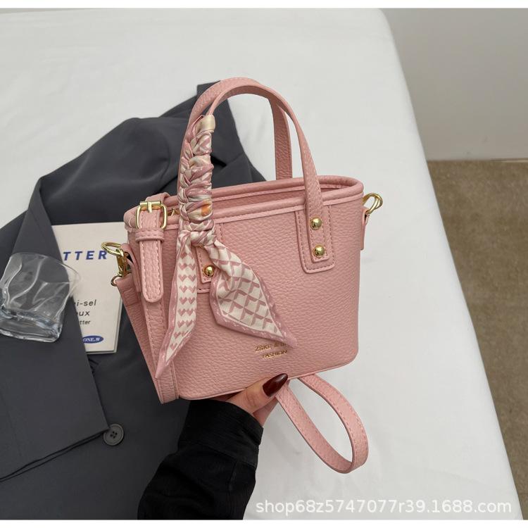 Fashion and High-quality Lychee Pattern Temperament Casual Portable Bucket Bag Women's Versatile Commuting Niche Solid Color PU Messenger Bag