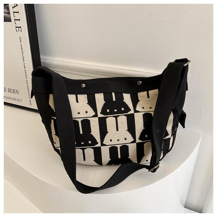 Большая вместительная холщовая сумка для женщин 2024 года, новая модная сумка-мессенджер из кролика, студенческая косметичка, женская сумка-тоут