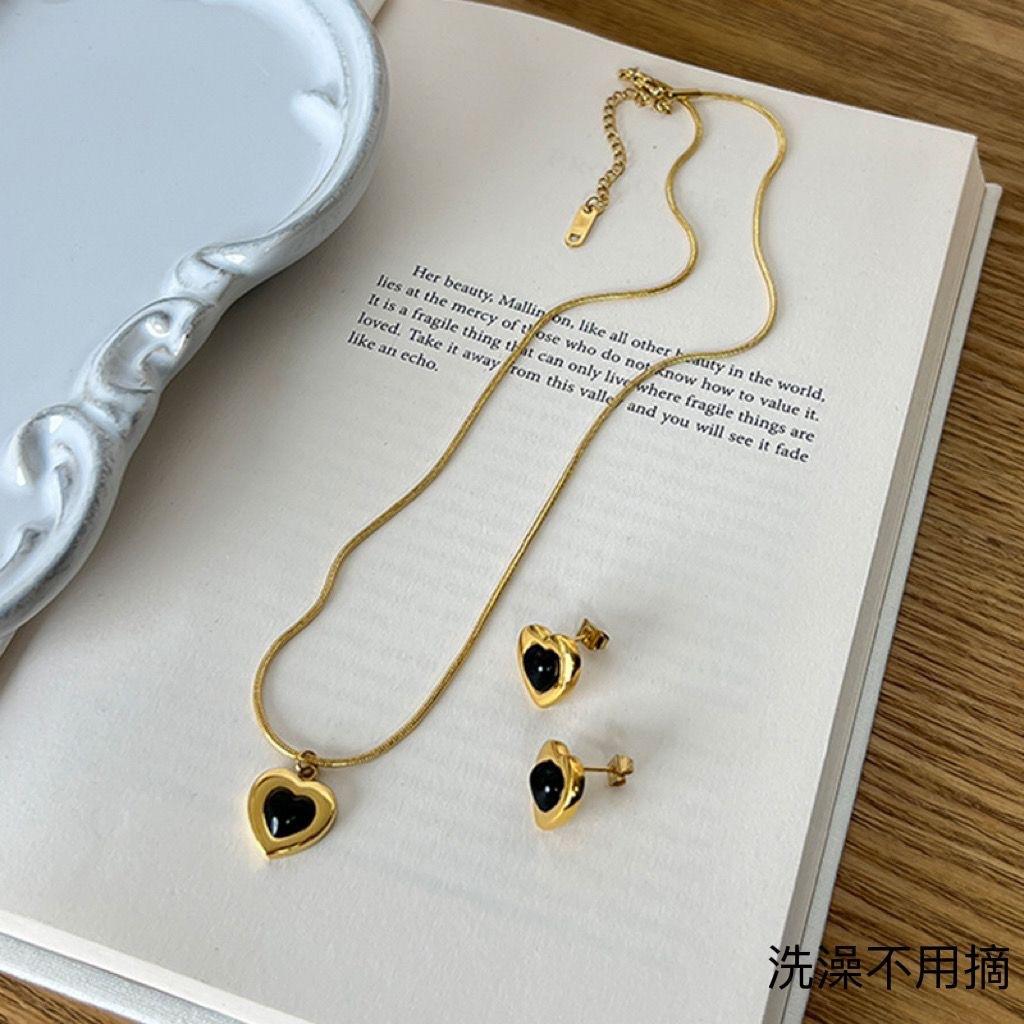 European and American Luxury Stainless Steel Enamel Heart Pendant Necklace Earrings Fashion Jewelry For Womens Set accessory
