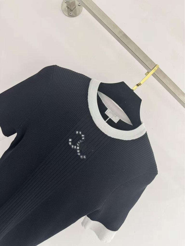 Минималистичный осенний трикотажный топ CH с логотипом Double C и ажурным жаккардом