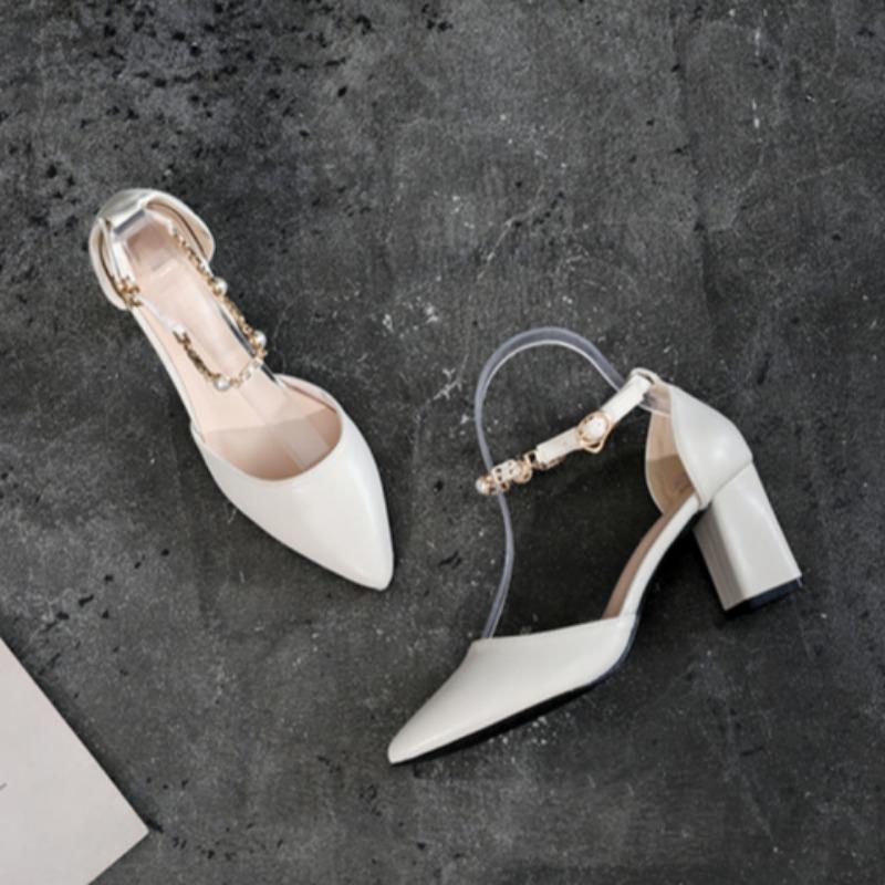 Новые модные универсальные туфли на высоком каблуке с острым носком и толстым каблуком, легкие рабочие сандалии с пряжкой