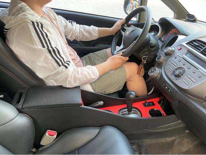 Органайзер в подлокотник для Honda Fit 2004-2013 (2-е поколение)