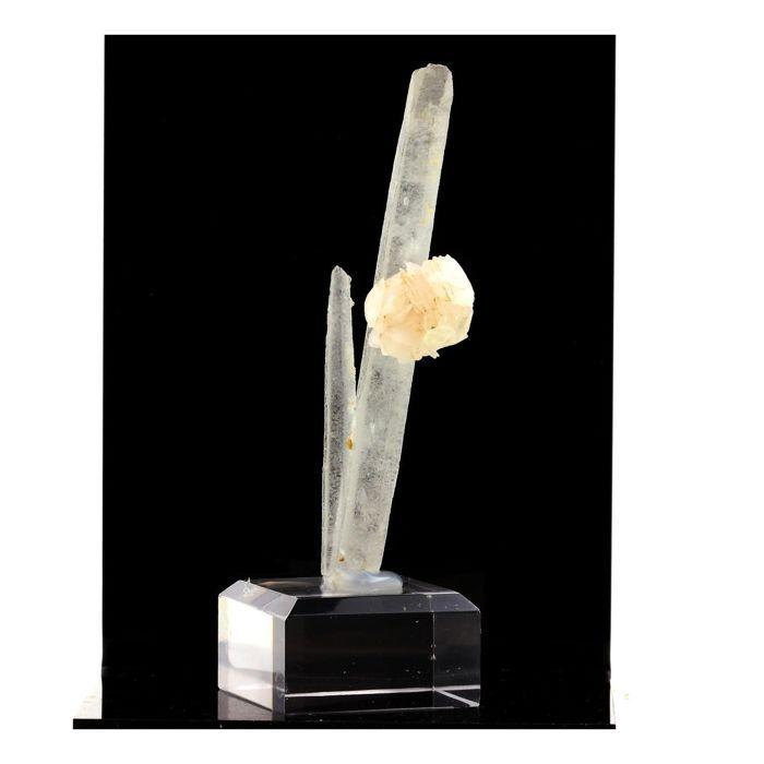 Pierres et Minéraux. Calcite + Quartz. 238.5 ct. Chifeng, Inner Mongolia, Chine.