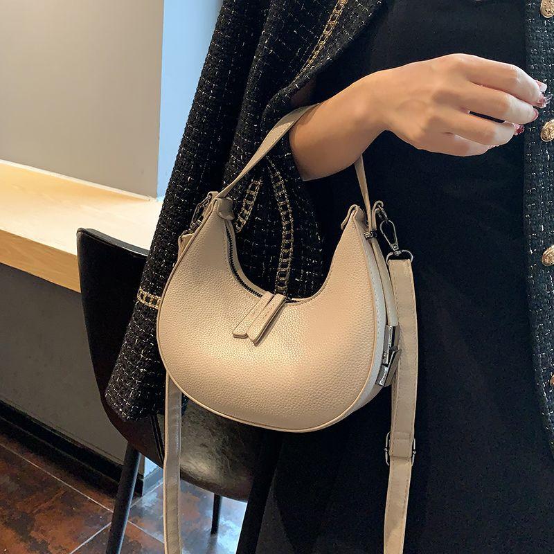 High value niche armpit messenger handbag shoulder bag simple personality Internet celebrity versatile style autumn and winter new models