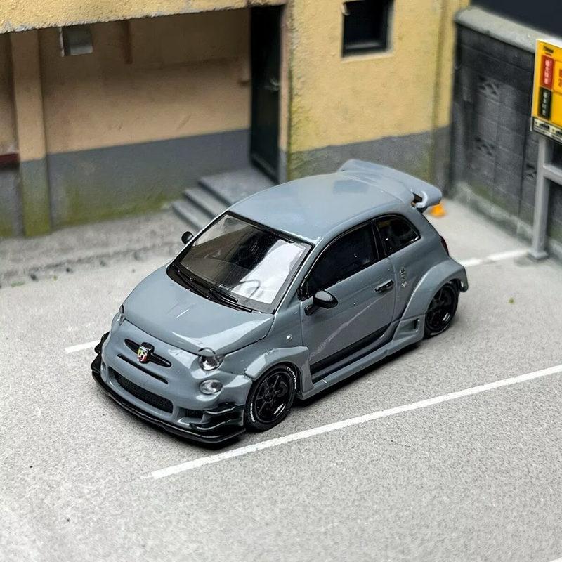 1:64 Абарта 595 Сплав Модифицированный Широкофюзеляжный Спортивный Автомобиль Модель Литой Под Давлением Трековый Гоночный Автомобиль Модель Транспортного Средства Симуляция Миниатюрный Масштаб Игрушка