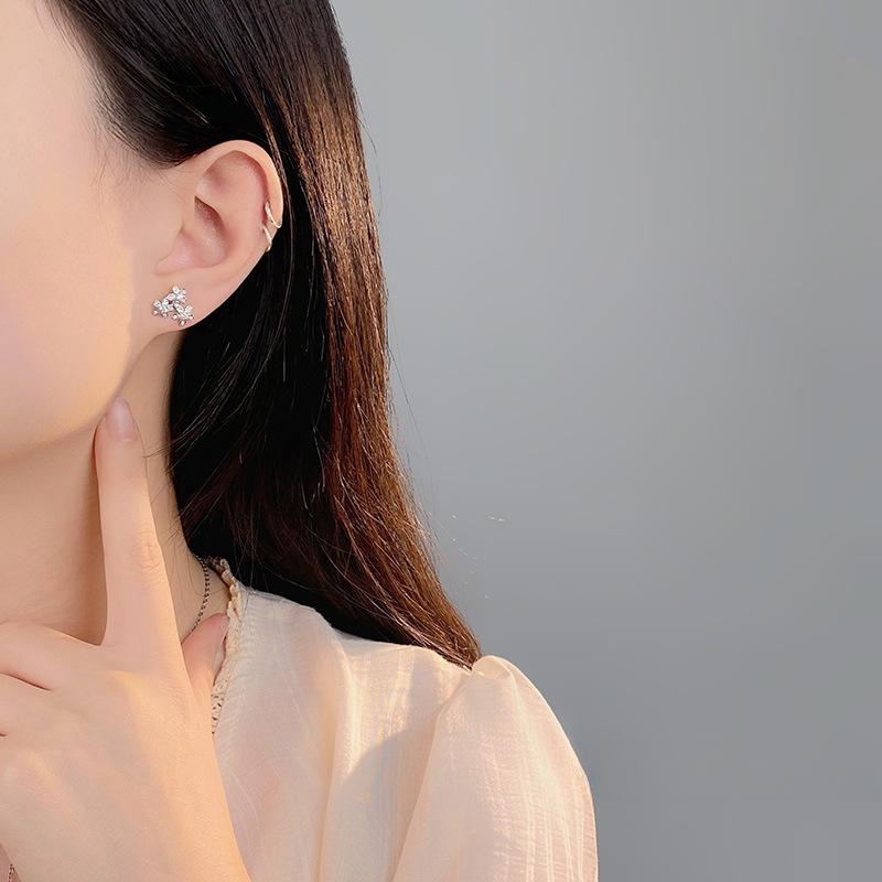 Универсальные серьги с тремя цветками для женщин с нишевым дизайном и милые новые серьги