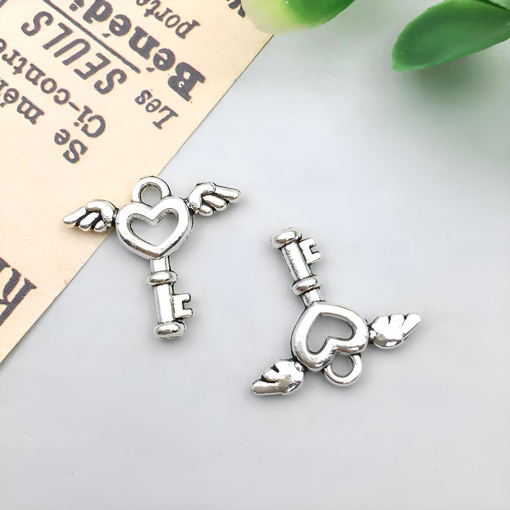 3-Color DIY Alloy Retro Key Jewelry Pendants