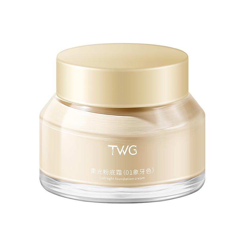 Тональная основа TWG Soft Light: Водостойкий, Стойкий, Увлажняющий, Маскирующий BB-крем, который осветляет и контролирует жирность без скатывания.