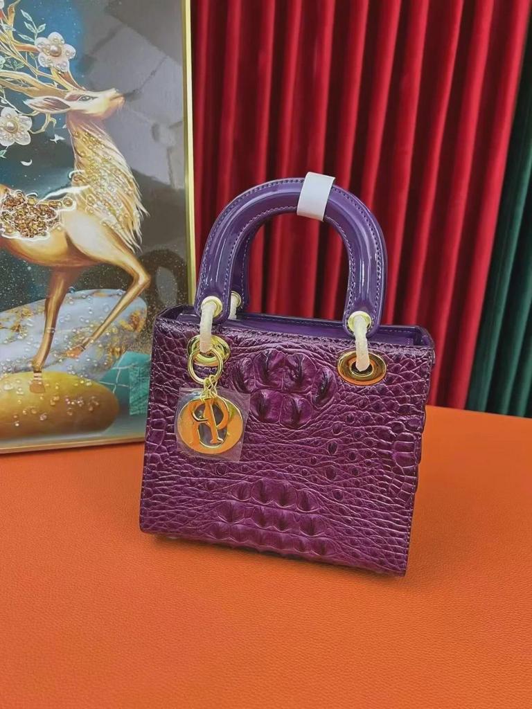 Сумка через плечо из натуральной кожи с крокодиловым узором красного цвета - сумка для подружки невесты в стиле принцессы Дианы