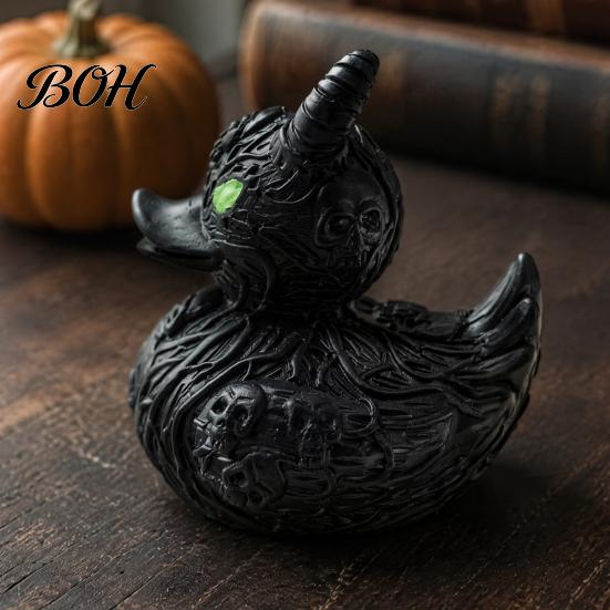 Durable Resin Sculpture Gothic Devil Skull Duck Ornament, Matte Black Figurine, Stylish Gifts for Goth Lovers Horror Green Eyes Decor Ornament
