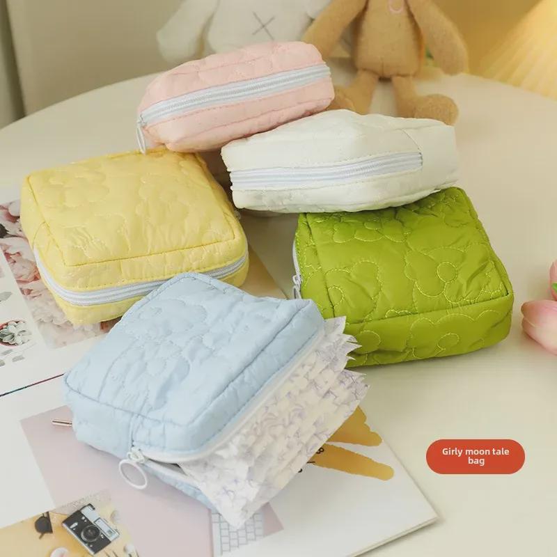 Cloud Sanitary Napkin Storage Bag: Cute, Portable, Large Capacity, Raw Cotton Design