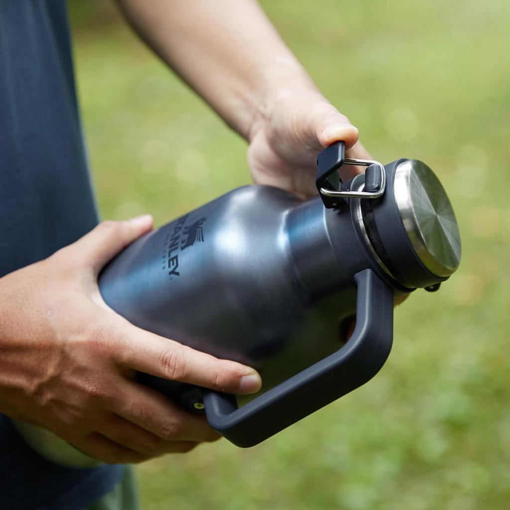 STANLEY Бутылка для воды из нержавеющей стали, классическая вакуумная бутылка для холодного хранения, 1,9 л 10-01941-145 (Зеленый/FF)