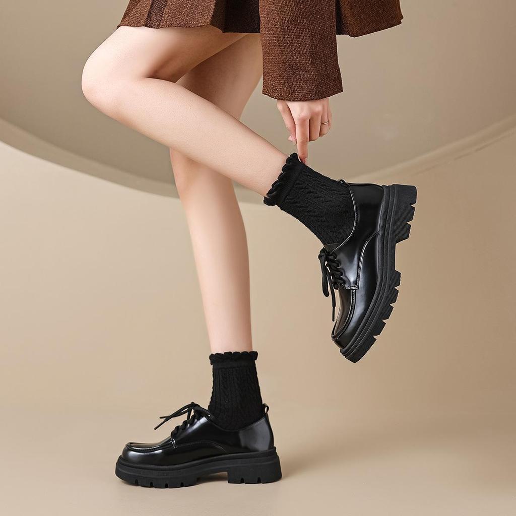 Женские черные ретро-лоферы Weiwei Girl на толстой подошве со шнуровкой