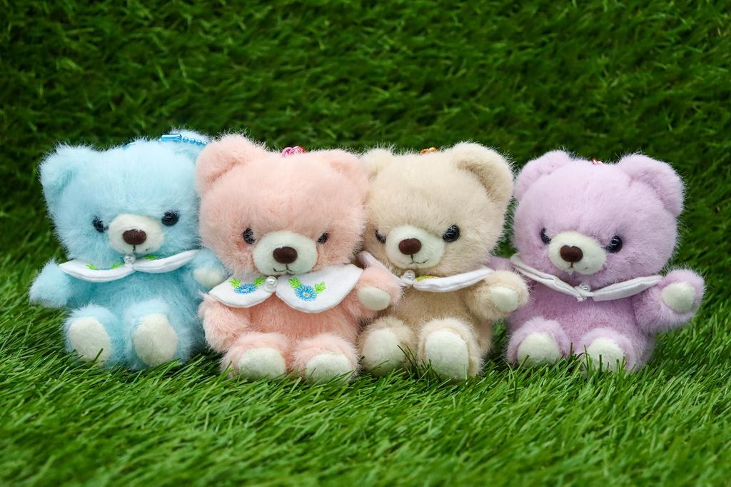 Брелок-подвеска плюшевый Мишка на взлете, пастельных цветов в стиле ретро, с милой цветочной вышивкой на воротнике, синий