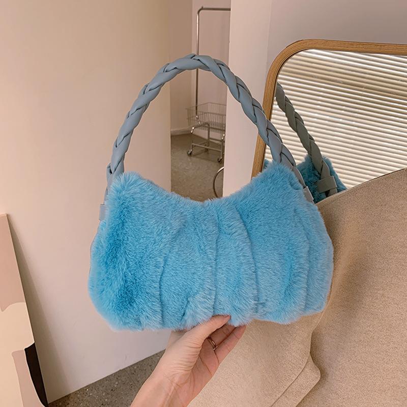 Нишевая плюшевая сумка, новая популярная модная меховая сумка подмышкой, однотонная простая женская сумка через плечо прилив