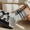 Простые полосатые гольфы до бедра в студенческом стиле с двумя полосками, утолщенные носки, женские носки до середины икры для ношения со сноубутсами и стопка женских носков
