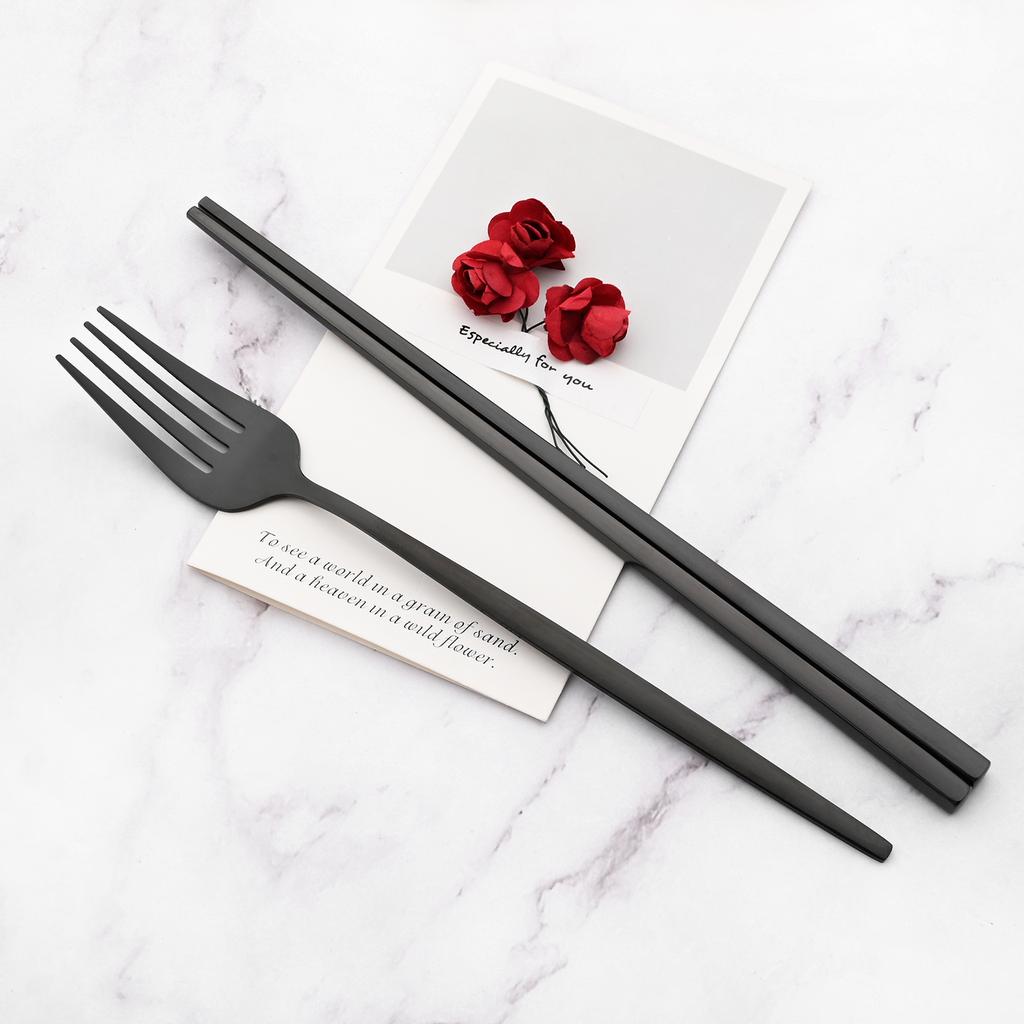 2Pcs Black Stainless Steel Set Cutlery Dinner Fork Chopsticks Portable Dinnerware Set Silverware Western Kitchen Home Tableware