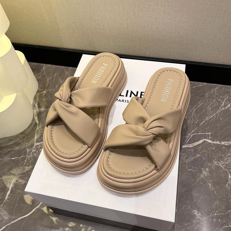 Тапочки на толстой подошве для женщин, лето 2024 года, новые повседневные однотонные тапочки с фактурной подошвой, увеличивающие высоту голени, для женщин