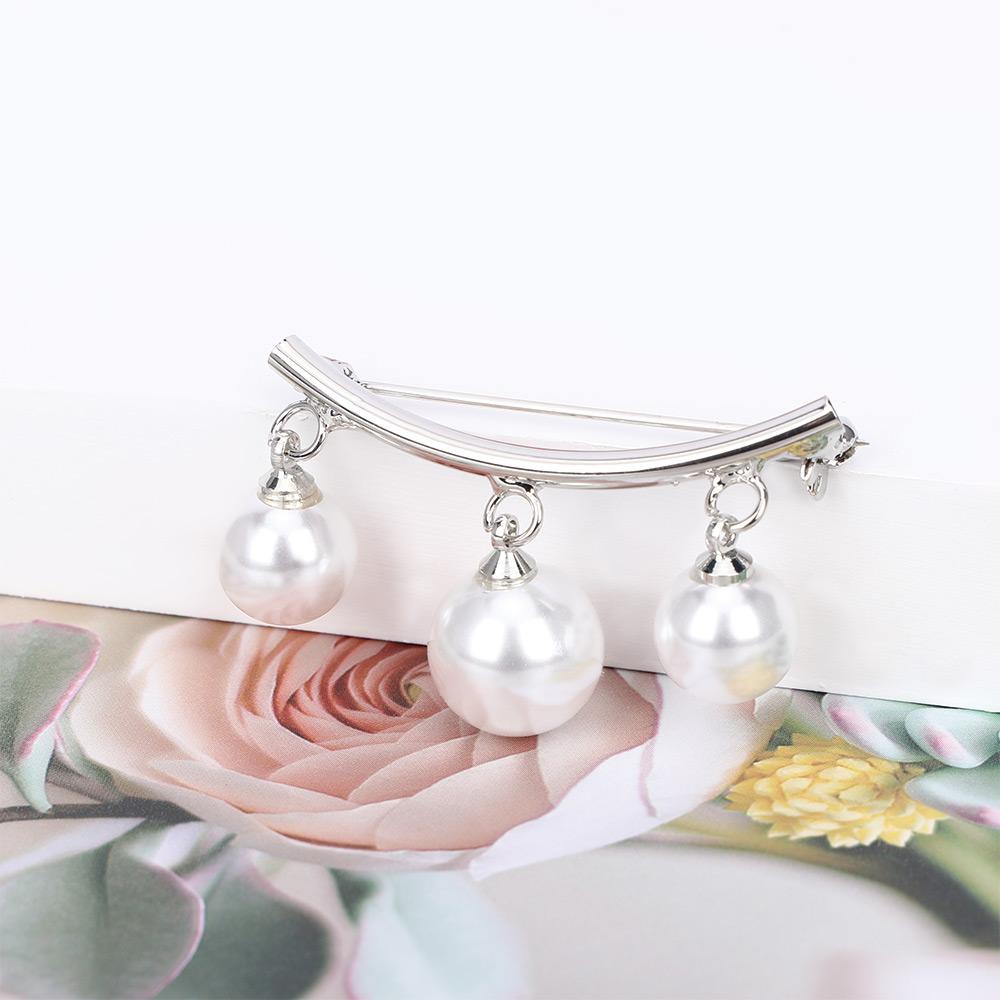 Simple Fashion Anti Slip Korean Enamel Pin Wearing Simulated Pearl Brooch Cardigan