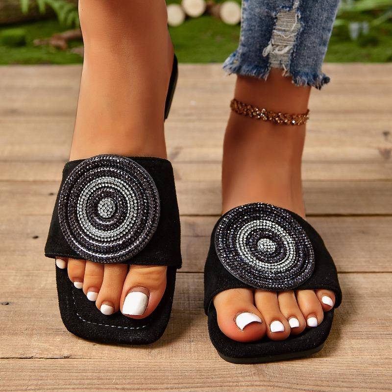 Модные женские пляжные сандалии на плоской подошве со стразами, очаровательные женские летние легкие тапочки для улицы, гламурные повседневные шлепанцы