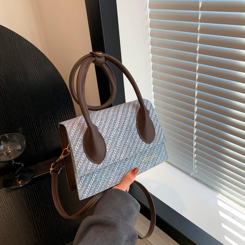 Сумка женская 2024 новая мода простая большая вместительная сумка через плечо ниша сумка через плечо