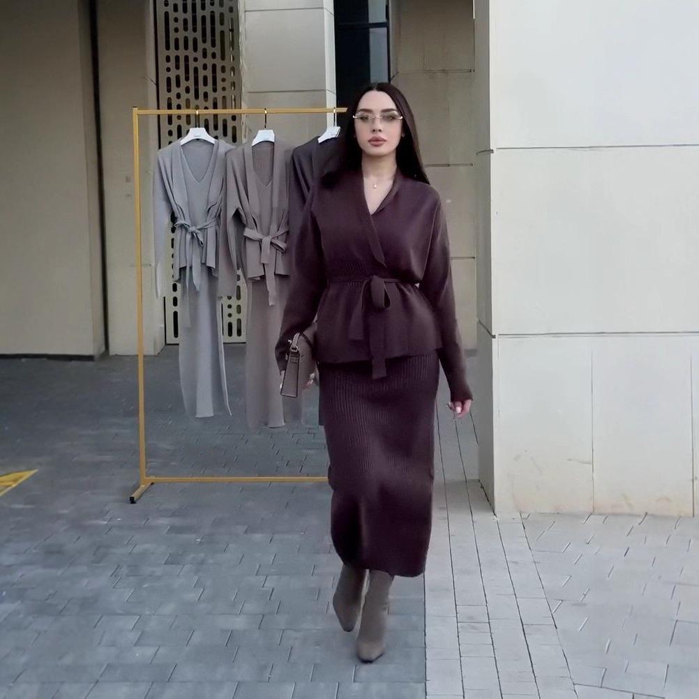 Осенний набор: Кардиган с V-образным вырезом и длинным рукавом и облегающее платье 2025