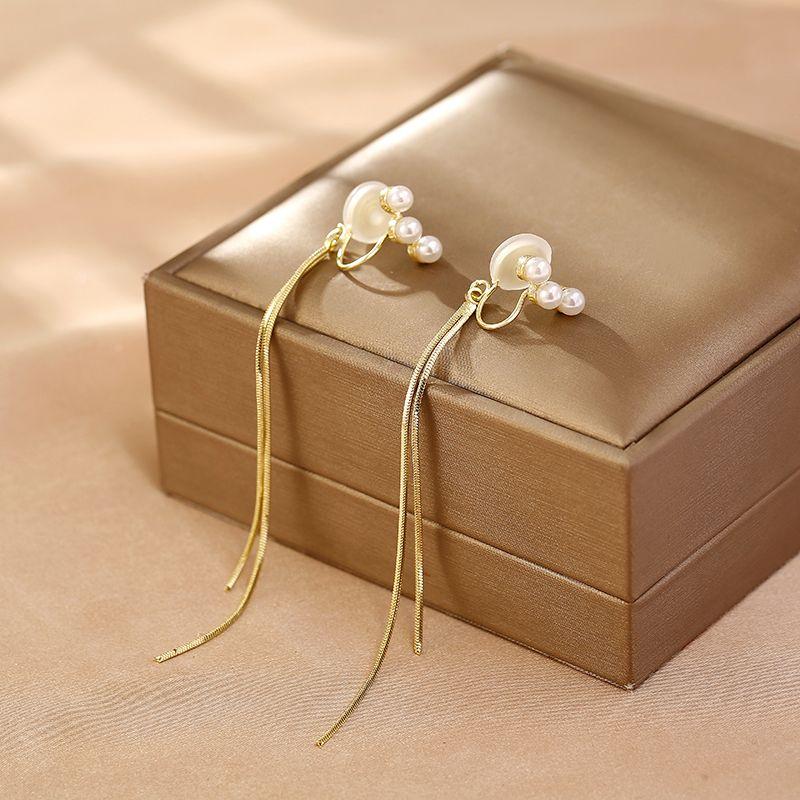 Серьги с кисточками из искусственного жемчуга, новинка 2023, легкая роскошная спираль от комаров без пирсинга, зажим для ушей, женские аксессуары для ушей