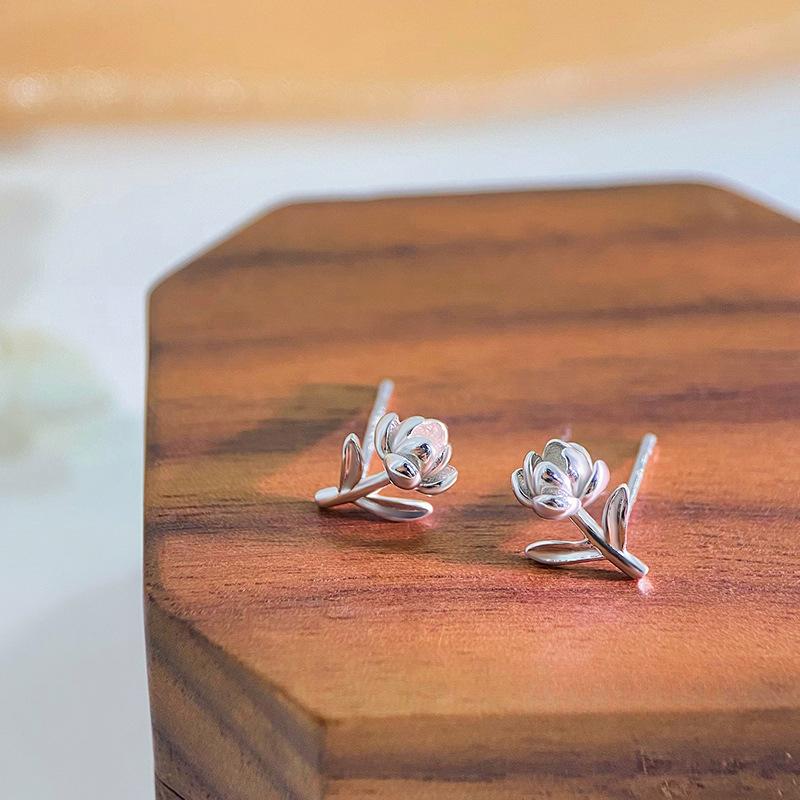 Милые цветочные серьги для женщин с нежным, маленьким темпераментом и универсальных девушек, которые заботятся о ушах и не вызывают аллергии