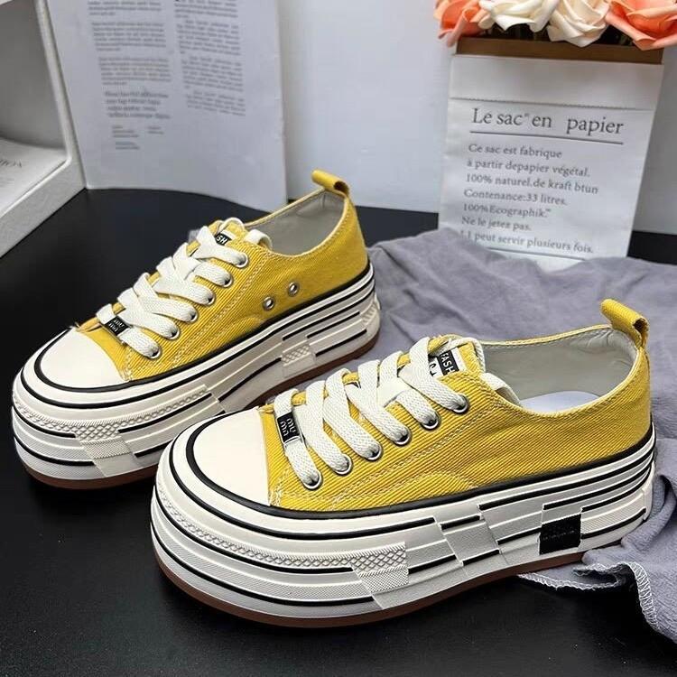 Новый нишевый дизайн на толстой подошве, увеличивающий рост, повседневные парусиновые туфли, женские универсальные модные трендовые туфли, кеды, одинарные туфли