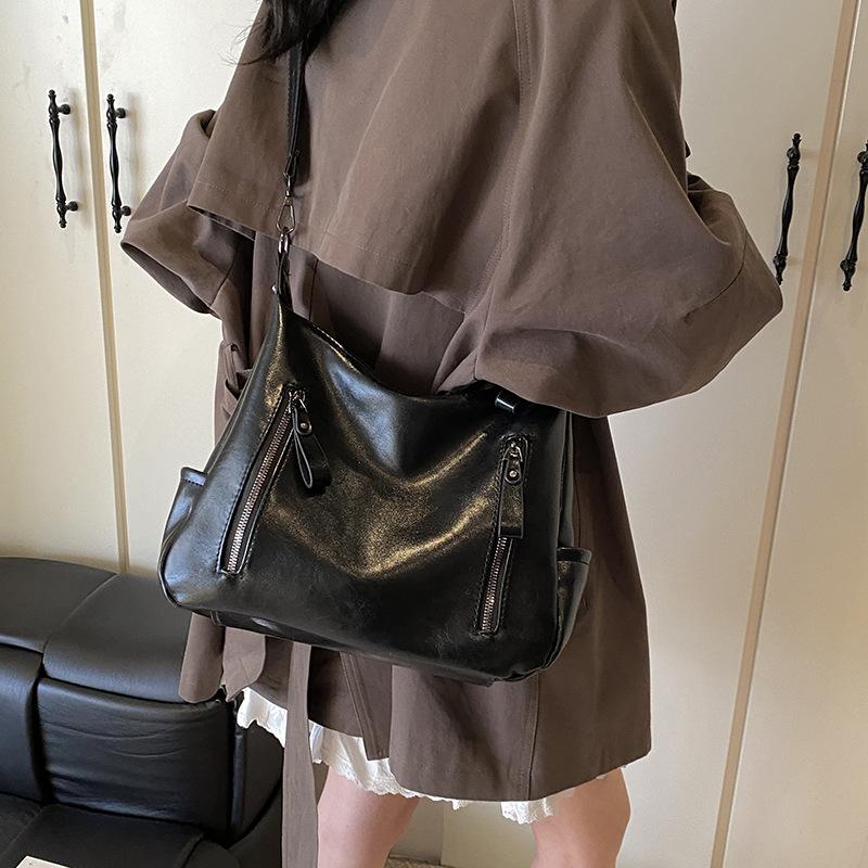 Textured Large-capacity Multi-zipper Bag 2025 New Autumn and Winter Casual Simple Shoulder Commuter Tote Messenger Women's Bag