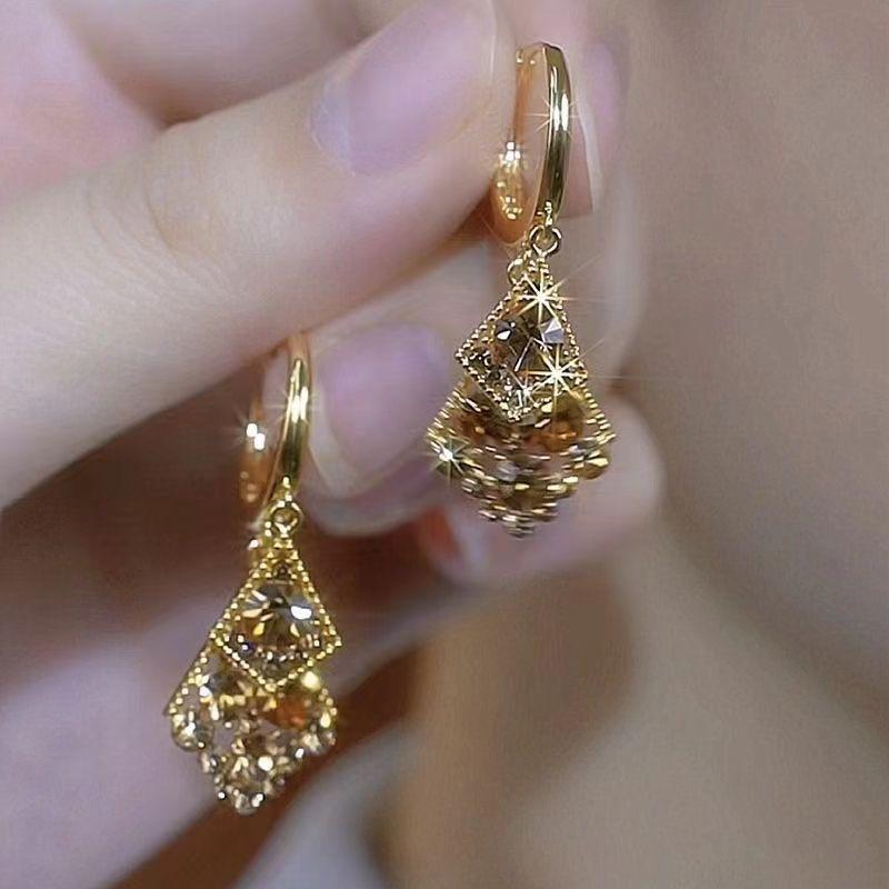 Элегантные двухслойные серьги из коричневого циркония: Легкая роскошь, изысканный дизайн для женщин