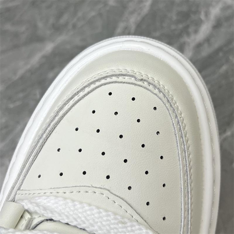 New Men's Classic Fashion Low Top Thick Sole Skateboarding Shoes Comfortable Soft Sole Basketball Sneakers