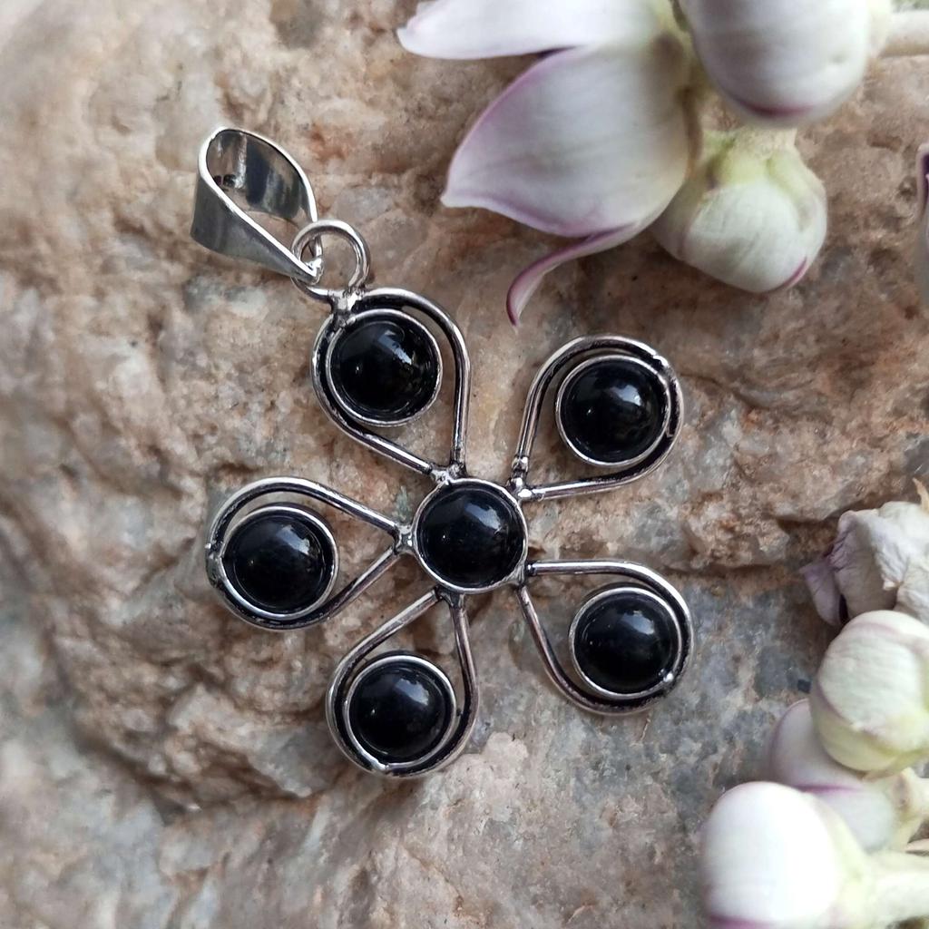 Black Onyx Gemstone 925 Sterling Silver Plated Designer Pendant Jewelry NST-J2H10050