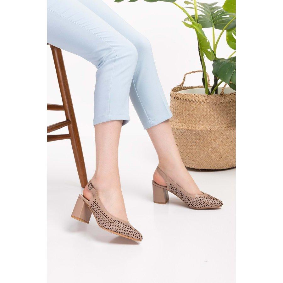 Женские стильные босоножки из натуральной кожи на среднем каблуке