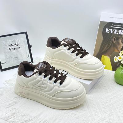 Универсальные маленькие белые туфли на толстой подошве со шнуровкой, взрыв хлеба 2025 года, весна и осень, новые теплые нишевые повседневные маленькие белые туфли на мягкой подошве