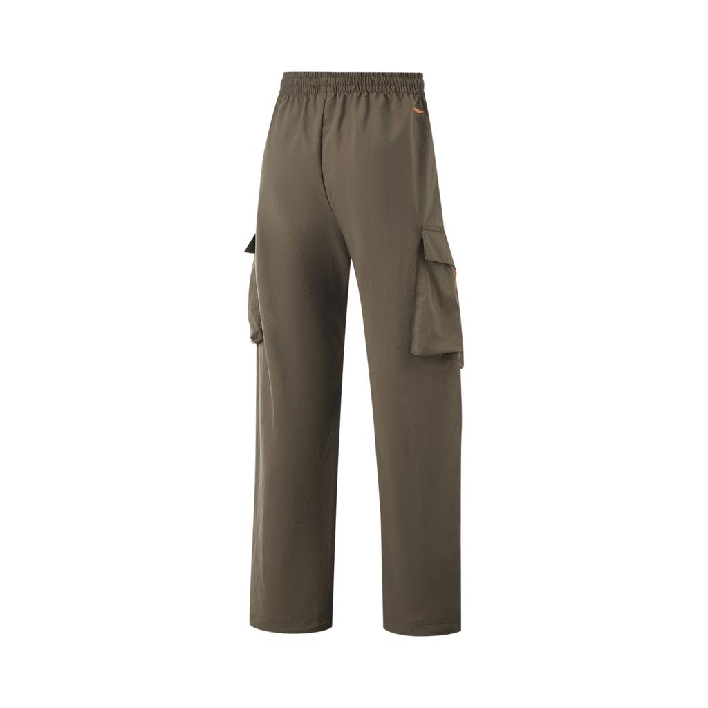 Li Ning Fitness Series Ретро Восточный стиль Средняя талия Прямые свободные тканые спортивные повседневные брюки с большим карманом Женские брюки тиково-коричневые AYKU744-2