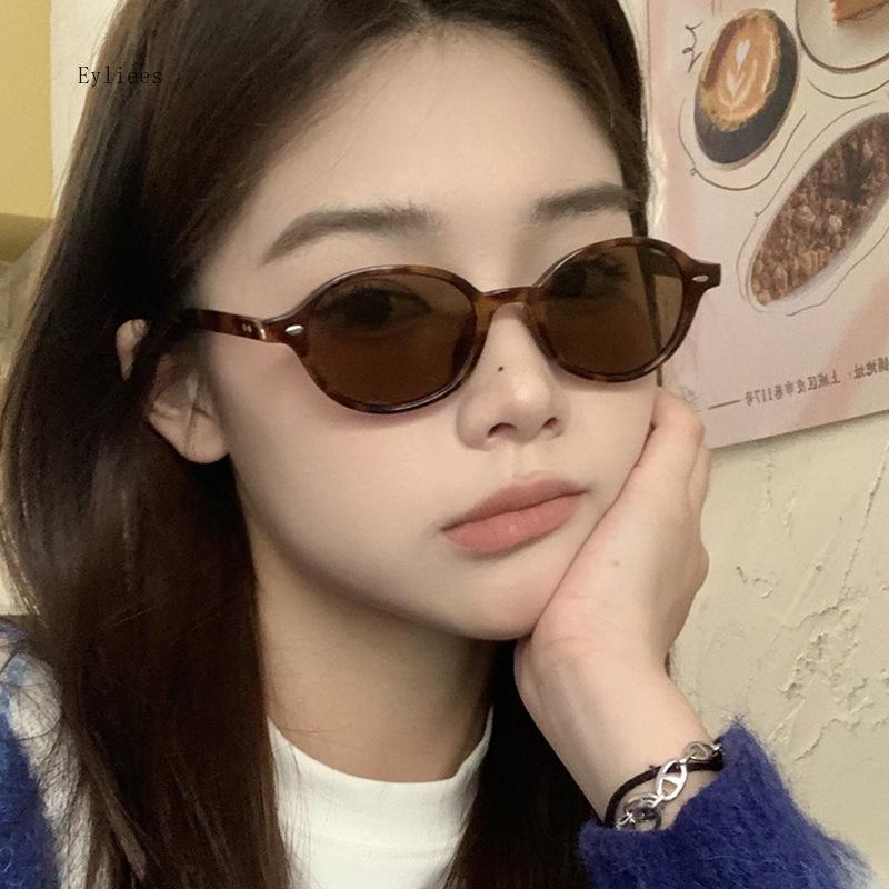 Винтажные овальные солнцезащитные очки Женские Роскошные Дизайнерские Маленькие Овальные Солнцезащитные Очки Ретро Мужские Заклепки Солнцезащитные Очки Oculus роскошный дизайнер
