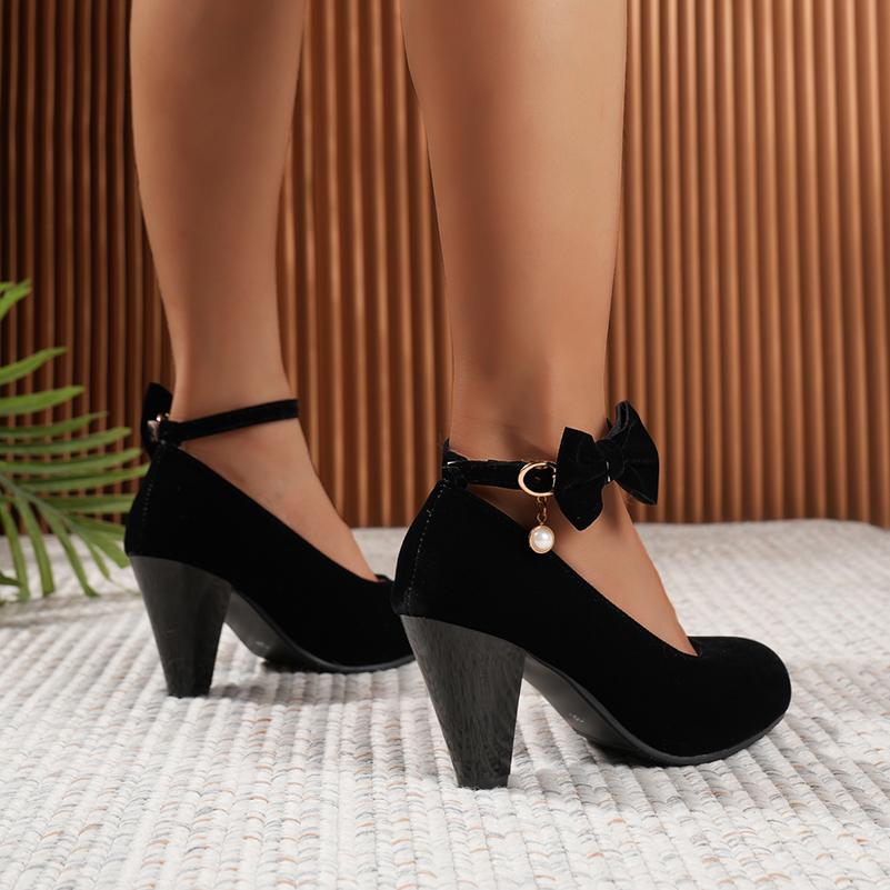 Большой размер Круглый носок Супер высокий Конусообразный Толстый каблук Бархатный материал Неглубокие Женские туфли-лодочки Наклейки с бантами Металлические пряжки Жемчужная Сладкая обувь
