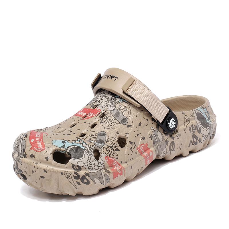 Fashion Men Summer Clogs Slippers Light Soft EVA Men's Hole Shoes Outdoor Sandals Home Garden Shoes Male Beach Water Shoes Size 40-47