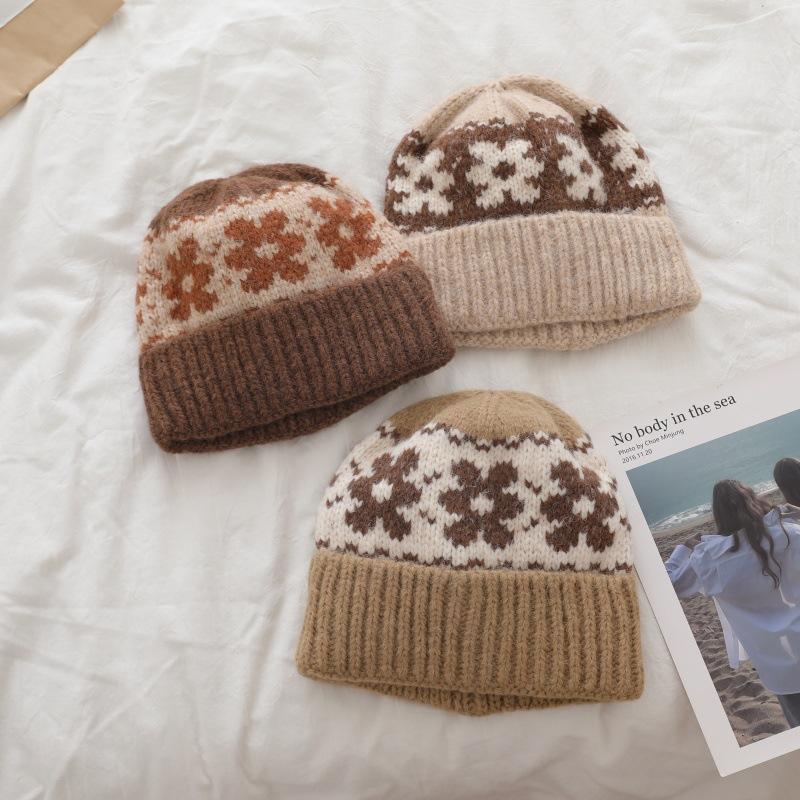 Цветок вязаная Стильная и Теплая Шерстяная Шапка Детская Защита Ушей для Осени и Зимы Для Круглого Лица Холодная Шапка Зимняя Вязаная Шапка Школьный Стиль