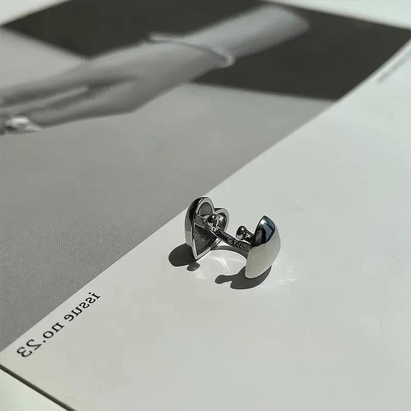 1 шт. Новые корейские серьги-клипсы серебристого цвета в форме сердца для женщин, простые, без прокола, ушной кафф, свадебная эстетичная бижутерия