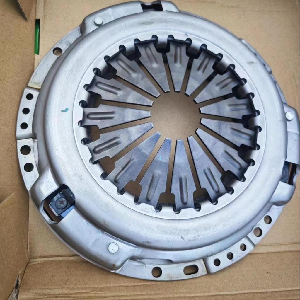 Комплект нажимного диска и корзины сцепления 31001-0W051/31002-0W051 для RAV