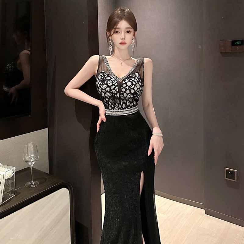 Женское легкое роскошное темпераментное вечернее платье с разрезом