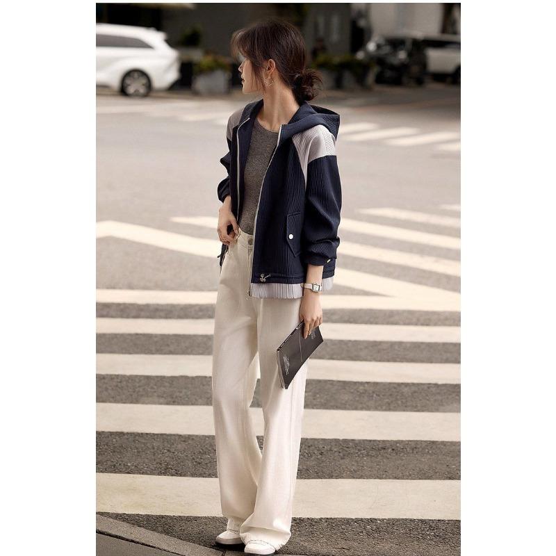 Осенний must-have: Модная и утягивающая куртка больших размеров с капюшоном и цветным дизайном для женщин