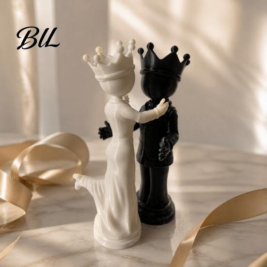Symbolic Companionship Statue Gifts 1 Pair 3D Printed King and Queen Couple Figurines, Chess Style Dancing Abstract Sculptures Lovers Statue, Romantic
