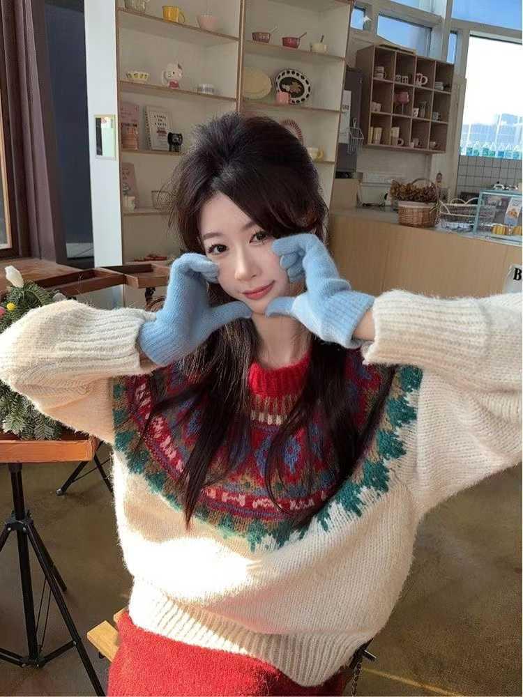New 2025 Women's Fair Isle Sweater in White & Coffee