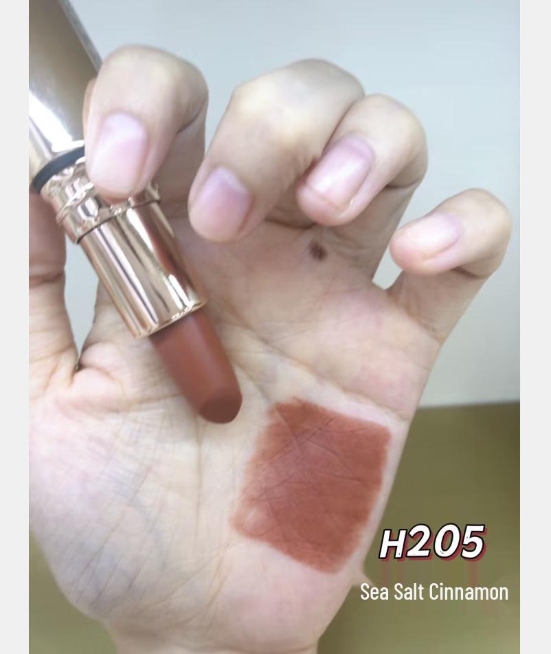 Huris Soft Focus Velvet Lipstick – Матовая, Не сушит, Не липкая, Идеально для вечеринок