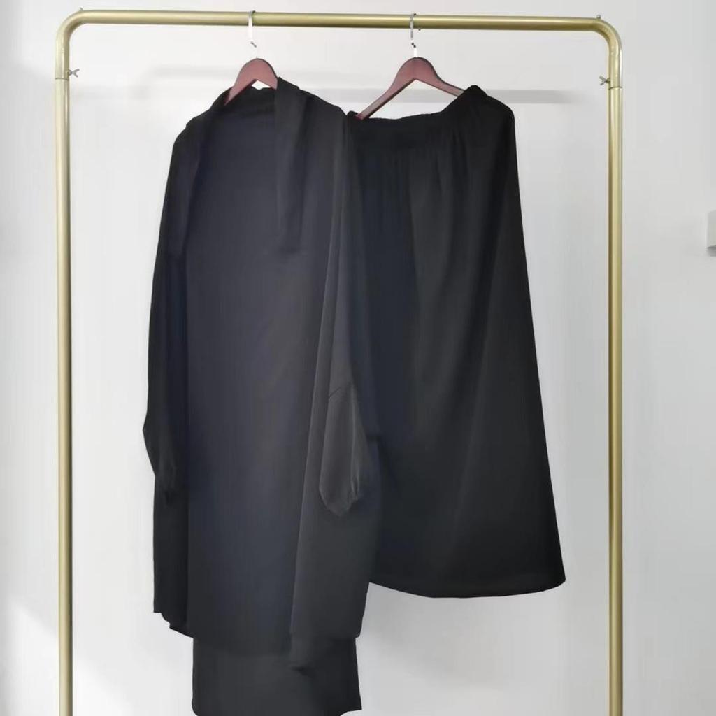 Yiduoduo Hooded Middle Eastern Robe: Solid Color Two-Piece Suit with Side Pockets