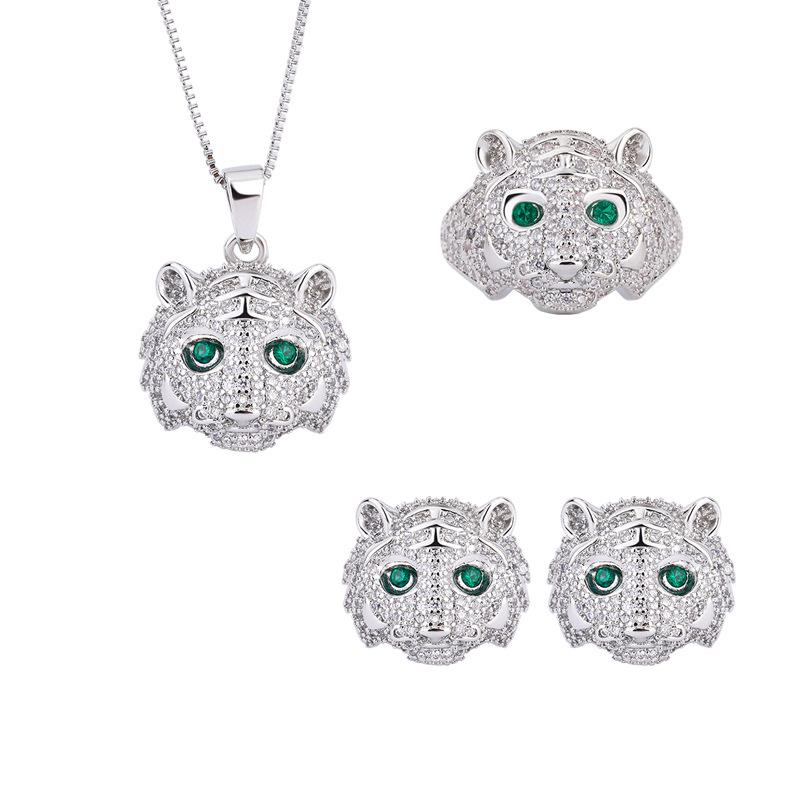 Ювелирные изделия Медное основание с золотым покрытием Ретро Полный бриллиант Роскошный Инкрустированный Леопард Темперамент Легкий Роскошный Комплект Подвесок